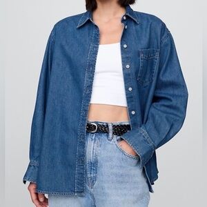 Gap Blue Denim Oversized Women’s Button-Up Shirt. Size small.